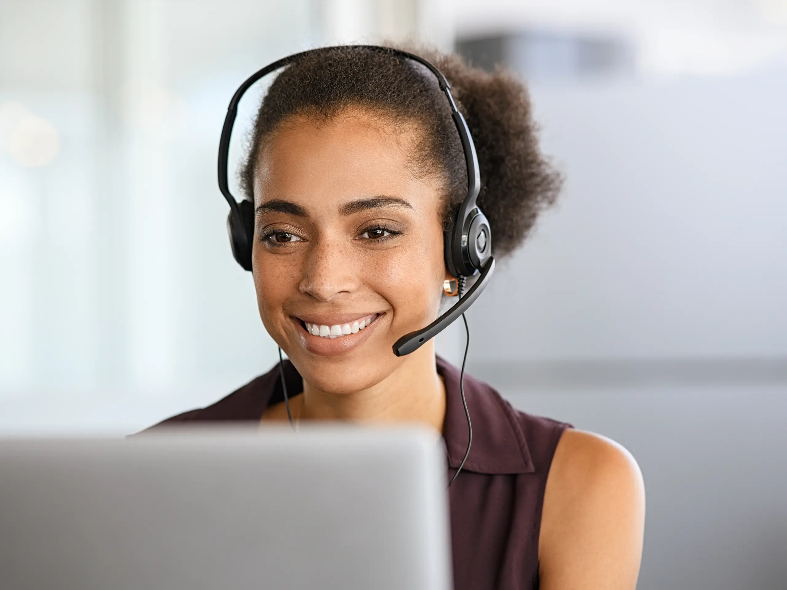 audio equipment, communication device, computer hardware, electronic device, headphones, headset, office equipment